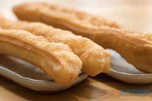 做梦梦见炸油条好吗(做梦梦见炸油条)