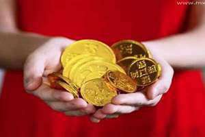 梦见拿别人的钱放自己口袋 梦见拿别人的钱预示什么