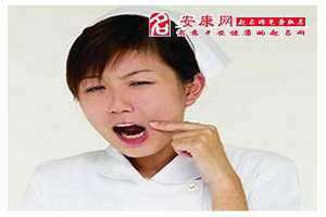 梦见牙齿松动快要掉了还流血 梦见牙齿松动快要掉了自己拔了两颗是怎么回事