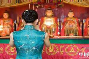梦见拜神求神保佑什么意思(梦见拜佛)
