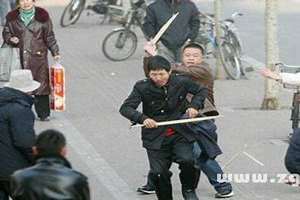 梦见和父亲打架是什么意思 梦见和父亲打架打出血