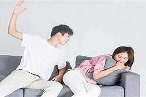梦见媳妇出轨被自己发现(梦见媳妇出轨)