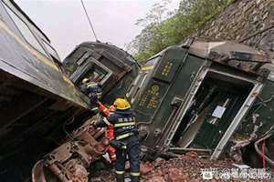 梦见火车脱轨翻车自己逃过一劫 梦见火车脱轨翻车了什么预兆