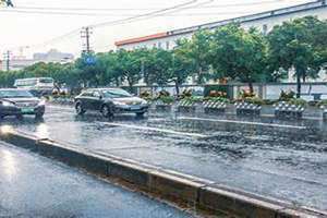 男人梦见下大雨财运如何 梦见下雨是财运吗