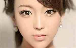 嘴里有钱的女人面相图片